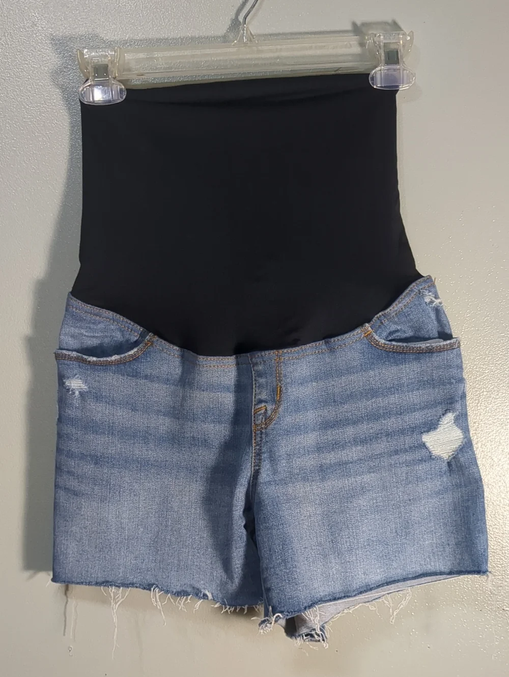 Ingrid & Isabel Black Panel Light Blue Distressed Denim Maternity Shorts, SZ 4
